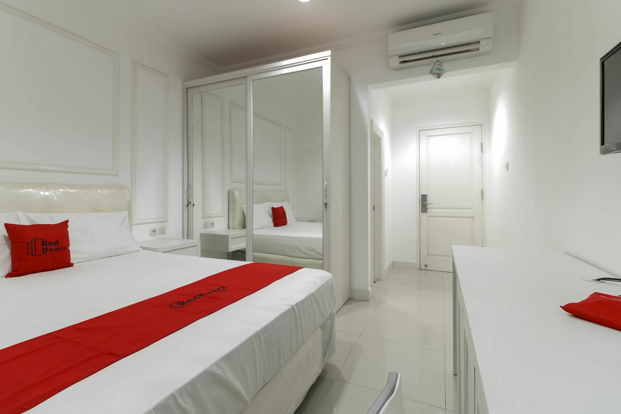 Reddoorz Plus @ Setiabudi Barat Jakarta Exterior photo