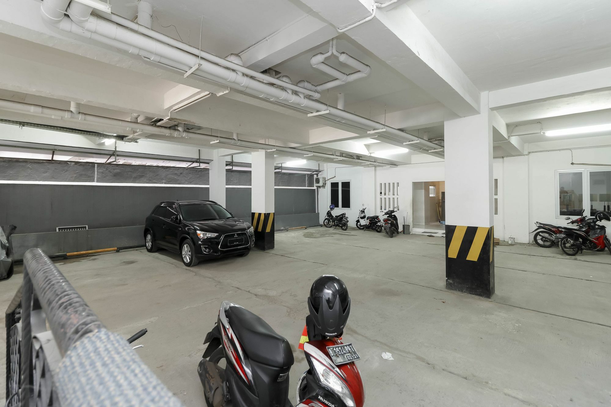 Reddoorz Plus @ Setiabudi Barat Jakarta Exterior photo