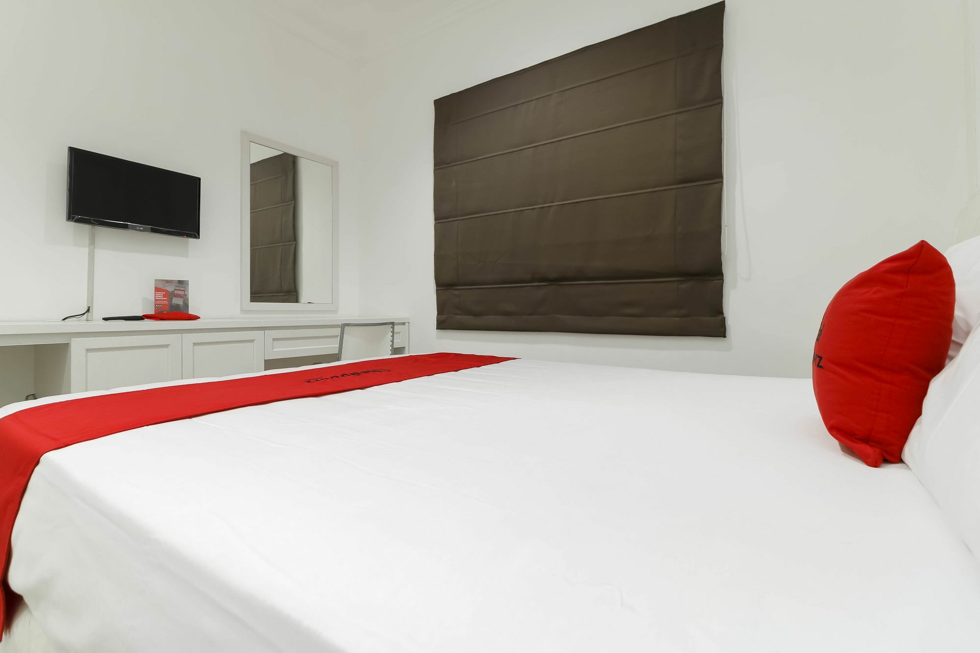 Reddoorz Plus @ Setiabudi Barat Jakarta Exterior photo